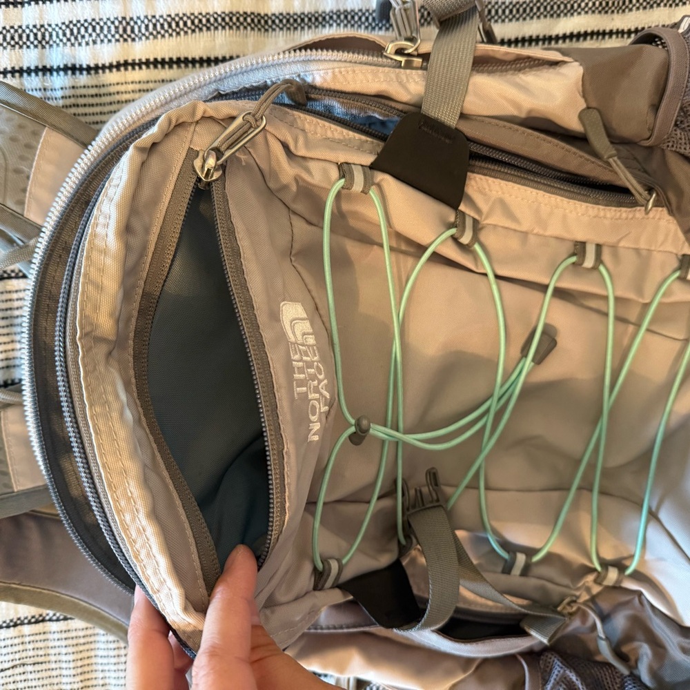 North Face Borealis Gray Backpack - Picture 6 of 8